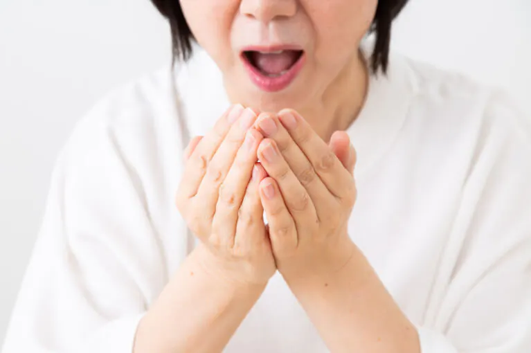 口がドブ臭い・うんち臭いのは胃腸が原因？